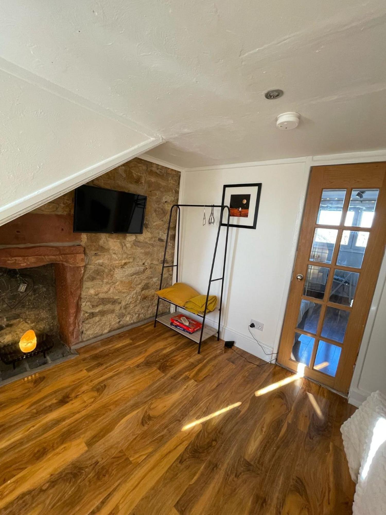 Floor Flat *